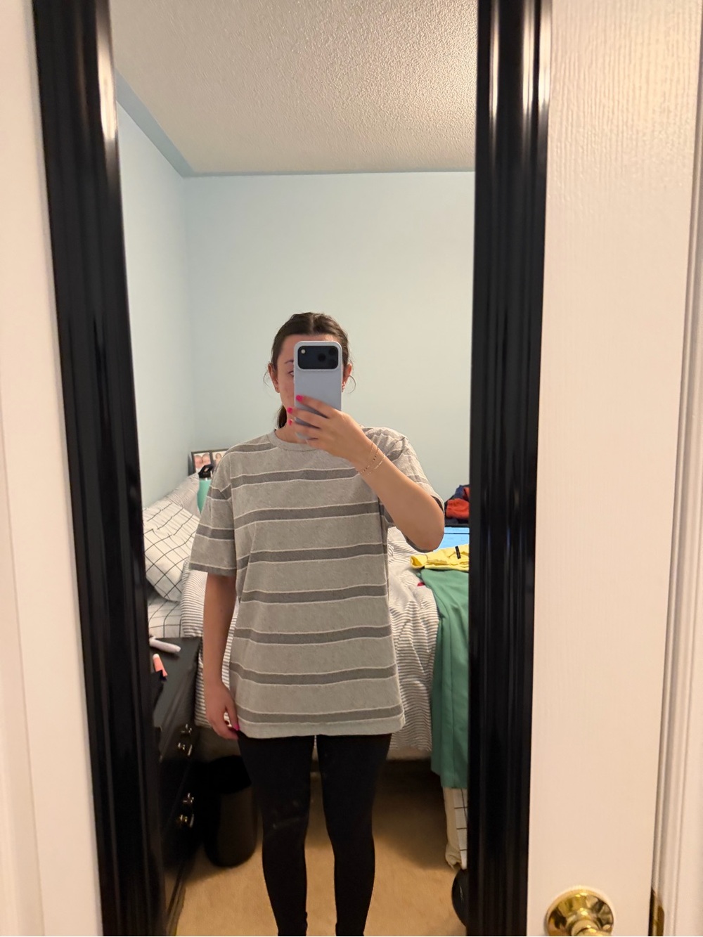 Aritzia/ TNA Oversized Casual Gray Striped T-Shirt